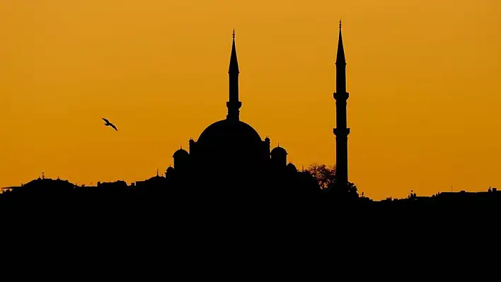 Rüyada ezan sesi duymak ne anlama gelir? İşte rüya tabirleri…
