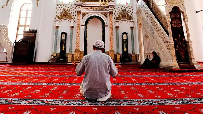 Rüyada öğle namazı kılmak ne anlama gelir? İşte rüya tabirleri…