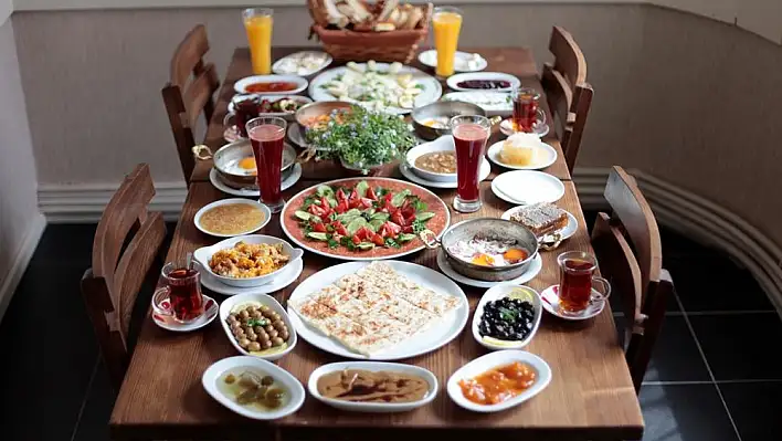 Rüyada sofra görmek ne anlama gelir? İşte rüya tabirleri…