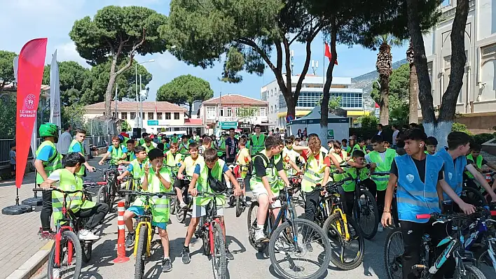 'Sağlığın Keyfini Birlikte Sürelim' Etkinliği İzmir Bayındır'da Gerçekleşti