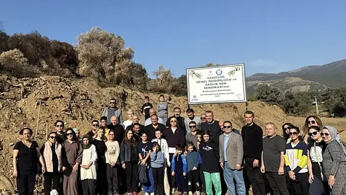 Sağlık-Sen İzmir 2 No'lu Şubeden Üzümlü Köyü'ne 'Hatıra Zeytin Bahçesi'