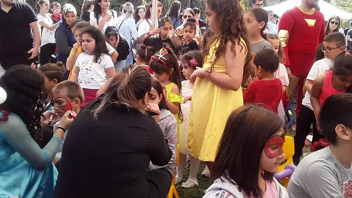 Seferihisar Belediyesi’nden çocuklar için şenlik