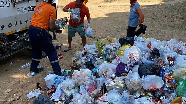 Seferihisar’da doğal plaj çöplüğe döndü