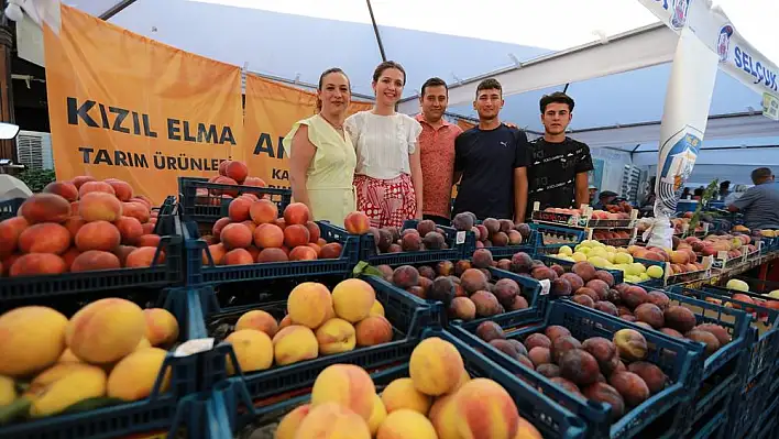 Şen Şeftali festivalinde üretici ile halk buluştu