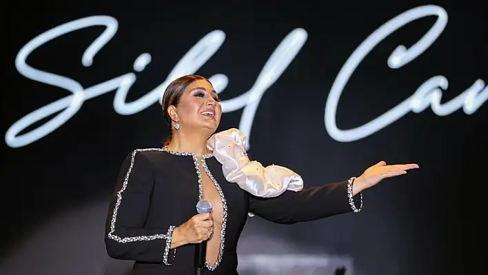 Sibel Can'ın aldığı kilolar konserde gündem oldu