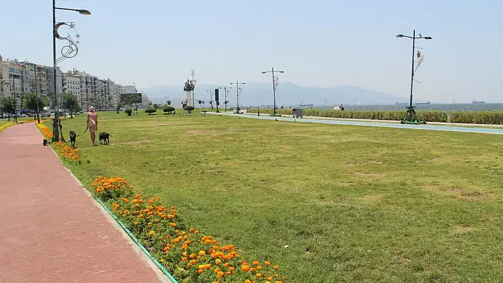 Sıcak hava İzmirliyi eve hapsetti