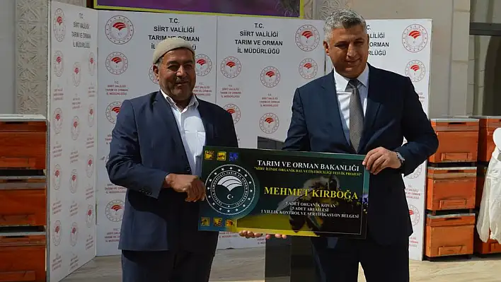 Siirt’te 11 Milyon 221 bin lira tutarında arılı Kovanlar verildi