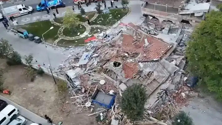 Sındırgı'da 6,1'lik Deprem: 1 Ölü, 29 Yaralı