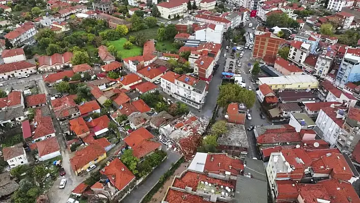 Sındırgı Dün Gece Beşik Gibi Sallandı: 6.1'lik Deprem
