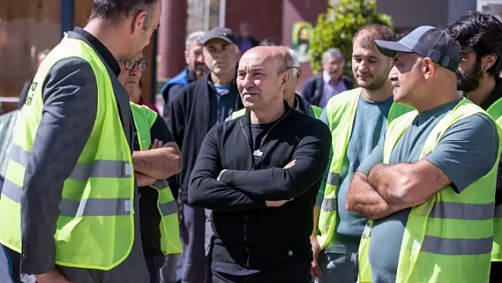 Soyer, deprem gönüllülerini yalnız bırakmadı