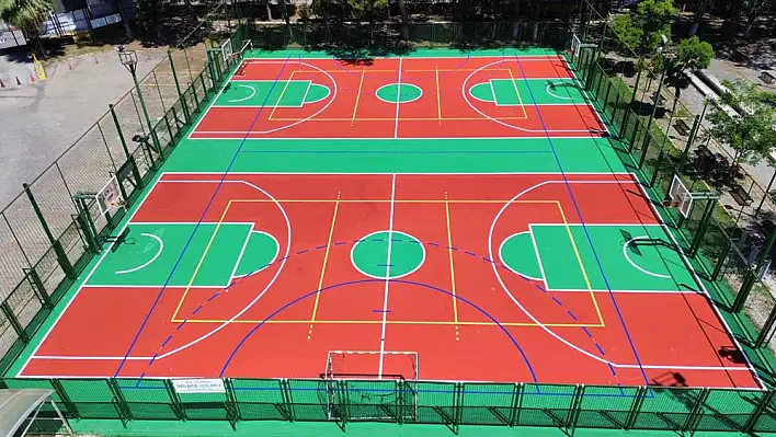 Spor sahalarına renk geldi