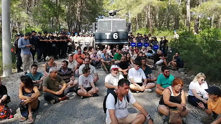 Taksim Gezi Parkı: Yok edişe dur demeye davet ediyoruz