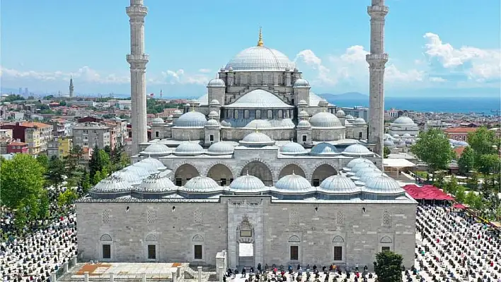 Tarihi camide zimmet kavgası