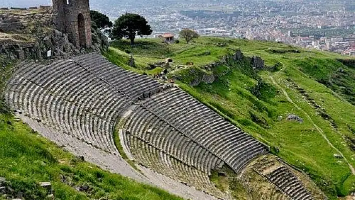 Tarihi ve kültürel zenginliğiyle göz dolduruyor: Bergama