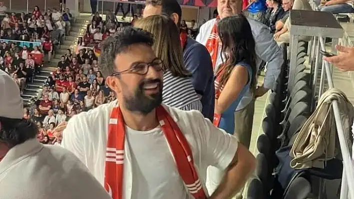 Tarkan’dan A Milli Kadın Voleybol Takımı’na destek