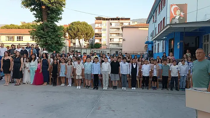 Tire 4 Eylül İlkokulu'nda Coşkulu Mezuniyet Töreni
