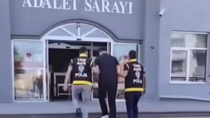 TİRE'DE 3 MİLYONLUK VURGUN! KENDİNİ KAMU GÖREVLİSİ OLARAK TANITTI, ALTIN VE PARAYI ALIP KAYIPLARA KARIŞTI