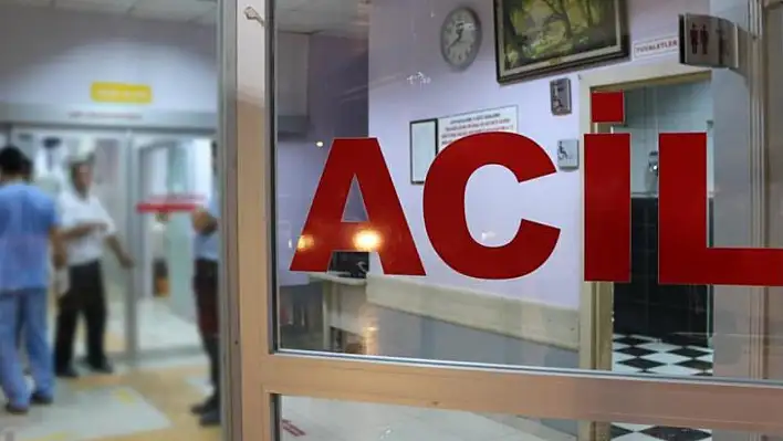 Tire'de 4 Öğrenci Aynı Yemekten Sonra Hastaneye Kaldırıldı