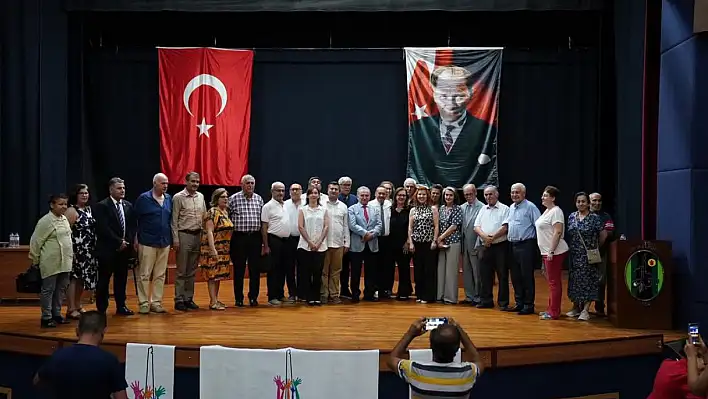 Tire'de 'Atatürk'ü Doğru Anlamak' Konferansı Yoğun İlgi Gördü