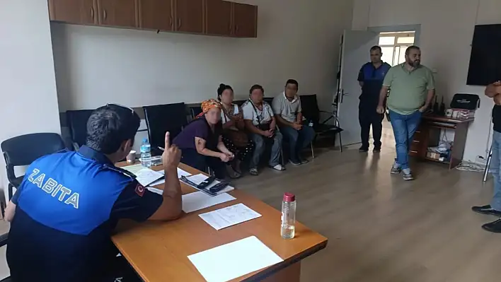 Tire'de ATM Önlerinde Vatandaşları Taciz Eden Dilenciler Yakalandı