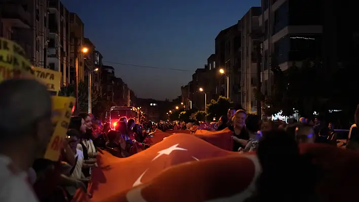 Tire'de Fener Alayıyla Zafer Coşkusu Caddelere Taştı