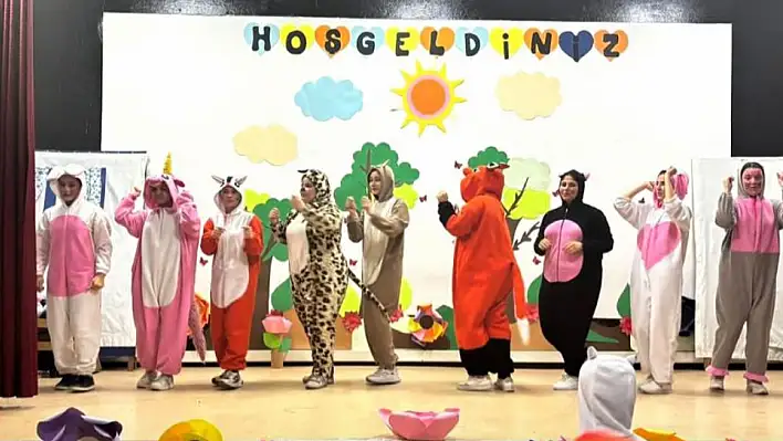 Tire'de Minikler Şenlikte Gönüllerince Eğlendi