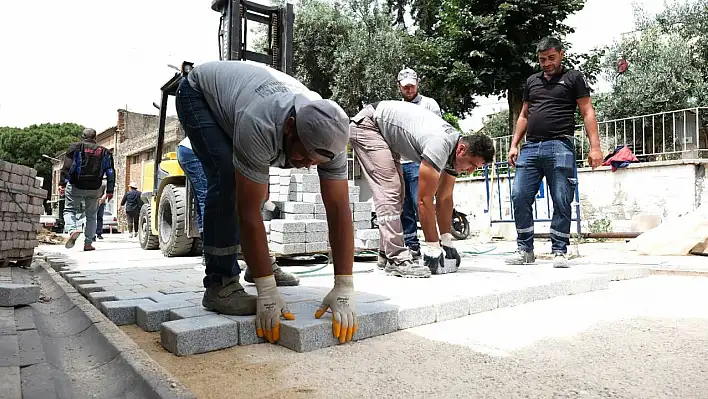 Tire'de Saraçlar Çarşısı'nda Üstyapı Çalışmaları Başladı