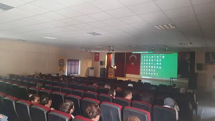 Tire'de Sınıf Öğretmenlerine 'Türkiye Yüzyılı Maarif Modeli' Eğitimi Verildi