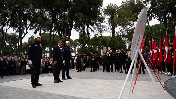 Tire'de Sirenler Çaldı, Ata'ya Saygı Nöbeti Başladı