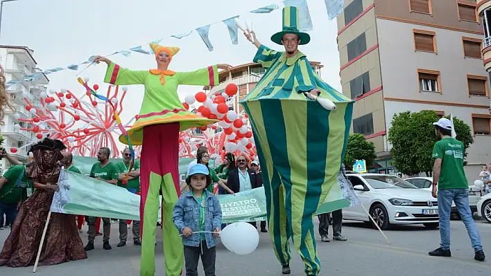 Torbalı’da 3.Metropolis Tiyatro Festivali başladı