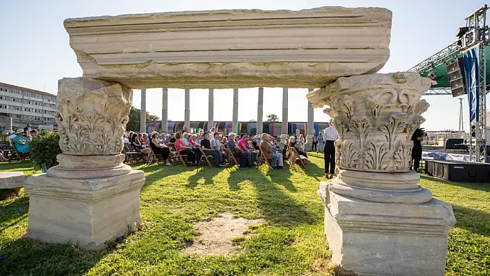 Uluslararası İzmir Edebiyat Festivali başladı