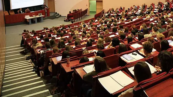 'Üniversitede kendinizle tanışmayı ihmal etmeyin'