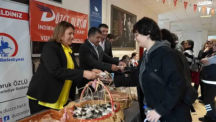 Üniversitesi öğrencilerine hoş geldin hediyesi