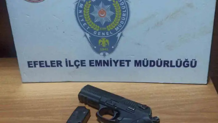 Üzerinde ruhsatsız tabanca çıktı