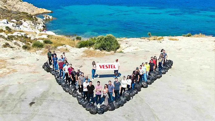 Vestel Foça'da çevre temizliği yaptı