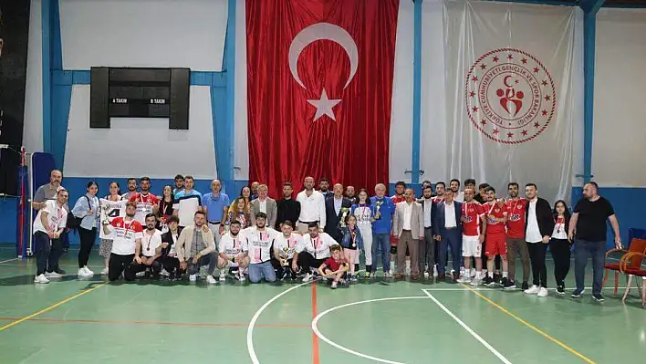 Voleybol Halk Turnuvası düzenlendi