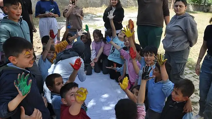 Yeditepe Üniversitesi’nden Kiraz Dokuzlar İlkokulu’na Anlamlı Ziyaret