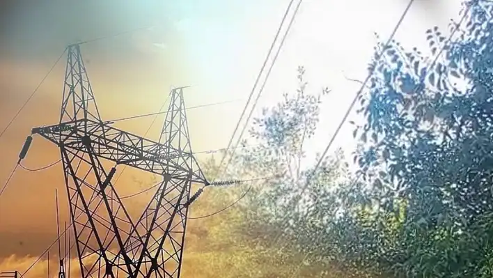 'Yine Mi Yangın Çıksın?' Ödemiş'te Elektrik Telleri Yine Kıvılcım Saçıyor!