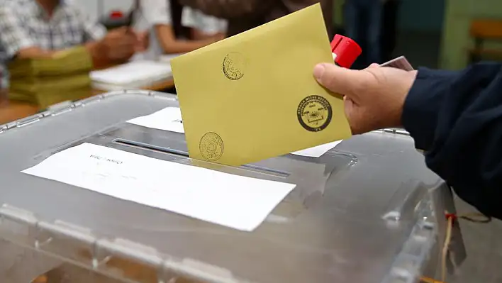 Yurt dışındaki seçmenlerin oy verme süreci başladı