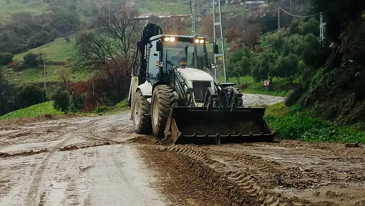 KİRAZ’DA SAĞANAK YOLLARI FELÇ ETTİ: BELEDİYE EKİPLERİ SEFERBER OLDU