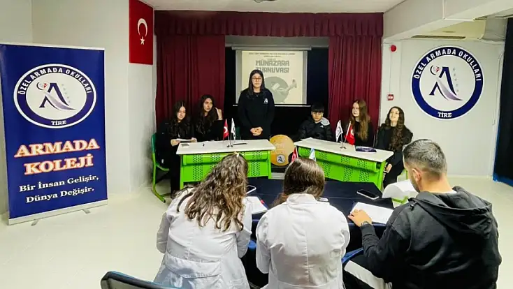 TİRE’DE LİSELİLER ARASI YEŞİLAY MÜNAZARA TURNUVASI DÜZENLENDİ