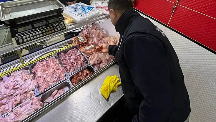 Tire’de Çiğ Tavuk Satıcılarına Sıkı Denetim