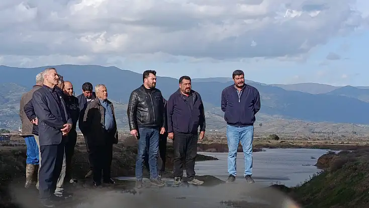 TİRE’DE MUHTARLARDAN DSİ’YE ÇAĞRI: “ALTIN DEĞERİNDEKİ SU DENİZE AKMASIN”