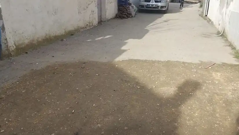 3. EYLÜL MAHALLESİ SAKİNLERİNDEN YOL TEPKİSİ: '2 SENEDİR BU ÇİLEYİ ÇEKİYORUZ'