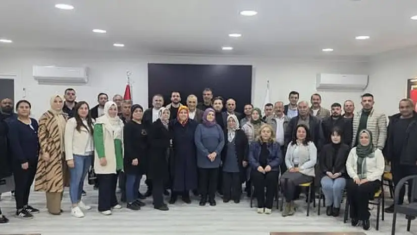 AK Parti Tire'de Mahalle Başkanları Toplantısı Gerçekleştirildi