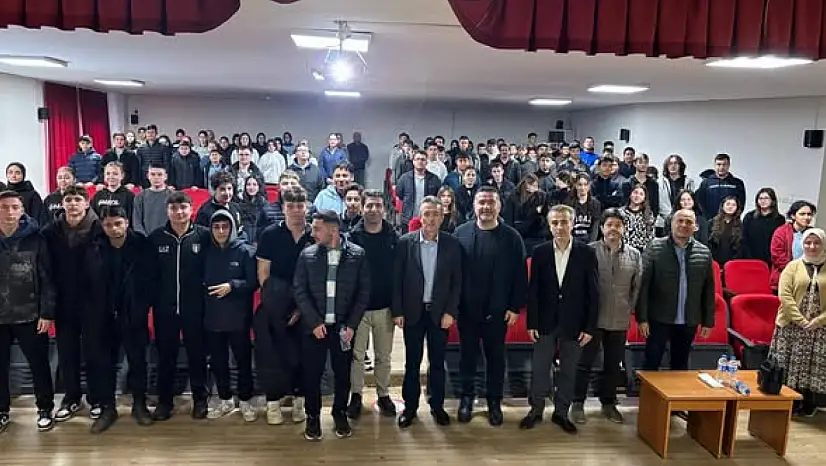 Bayındır'da Öğrenciler Prof. Dr. Raşit Çavuşoğlu ile Buluştu