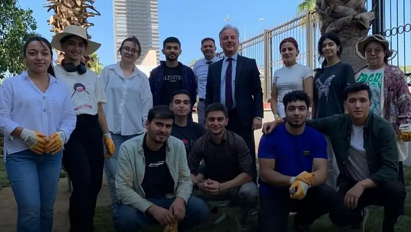 Bayındır MYO Öğrencilerinden Adliye'ye Estetik Dokunuş