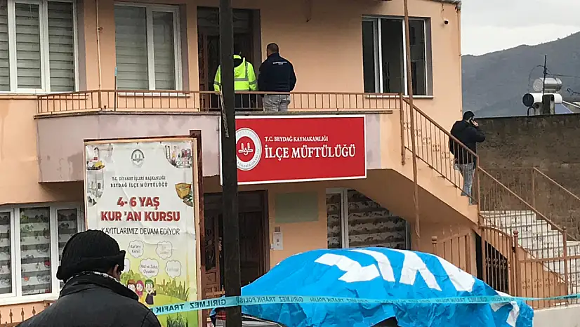 Beydağ Müftülük Binasında Cinayet: Daha Önce Husumetli Olduğu Kişiyi Öldürdü