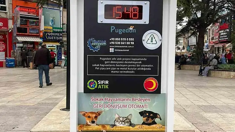 Geri dönüşüm atıkları Atık-Matiklerde mama ve kaleme dönüşüyor