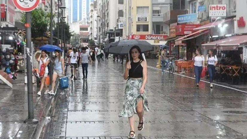 İzmir'de 4 Ay Sonra Yağmur Başladı